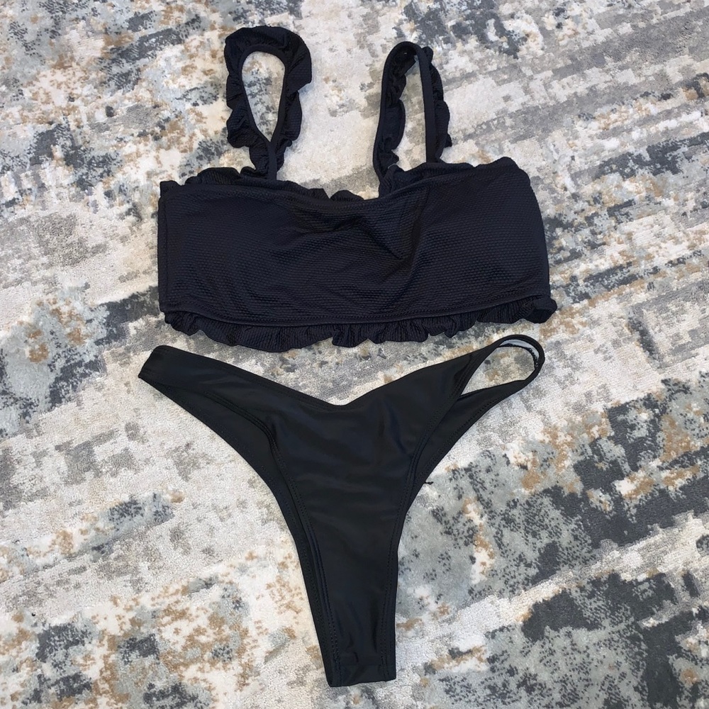 Black bikini